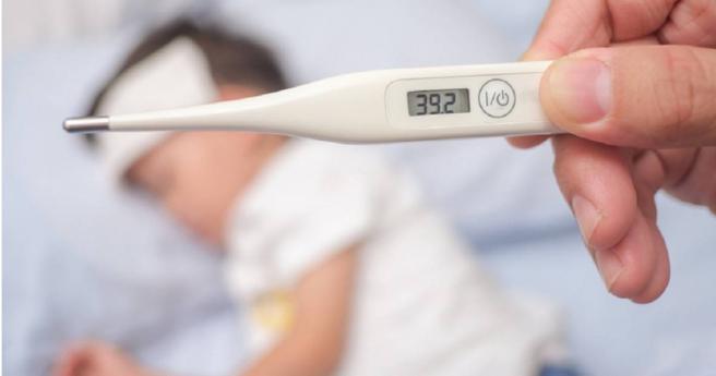 发烧代表身体免疫系统正在抵御病菌，若是一昧退烧，反而让病菌有可趁之机。（图／报系资料照）