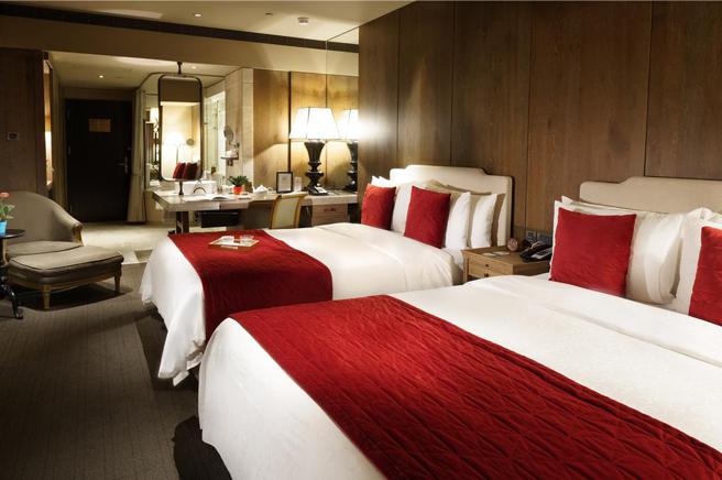 云朗观光联合住宿／通用券实体旅展中购买，祭出买十送一，使用3张云朗住宿／通用券即可入住君品酒店豪华家庭房。图／云朗观光