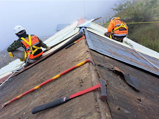 陪伴山友50多个年头的雪霸国家公园三六九山庄即将走入歷史，目前已展开拆除作业。（雪管处提供／谢明俊苗栗传真）