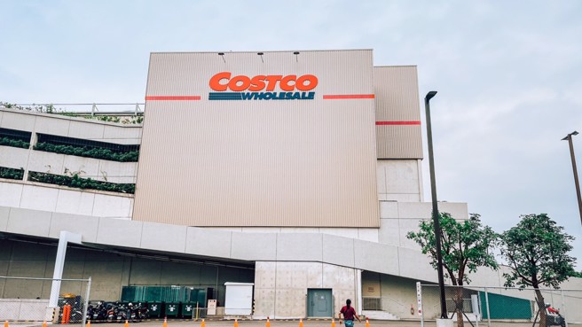 许多人在好市多消费食，都会顺便解决日常饮食需求。（示意图／资料照）