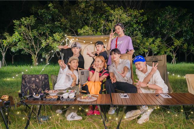 鬼鬼跟Ozone谈心、给予建议。（宽想国际娱乐提供）