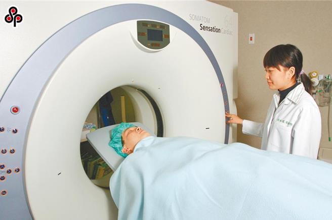 台北市联合医院表示，国民健康署于2022年7月起推动第五癌筛肺部免费低剂量电脑断层(LDCT)，对于年纪符合的高风险族群，补助一次免费检查。(黄敬文翻摄)