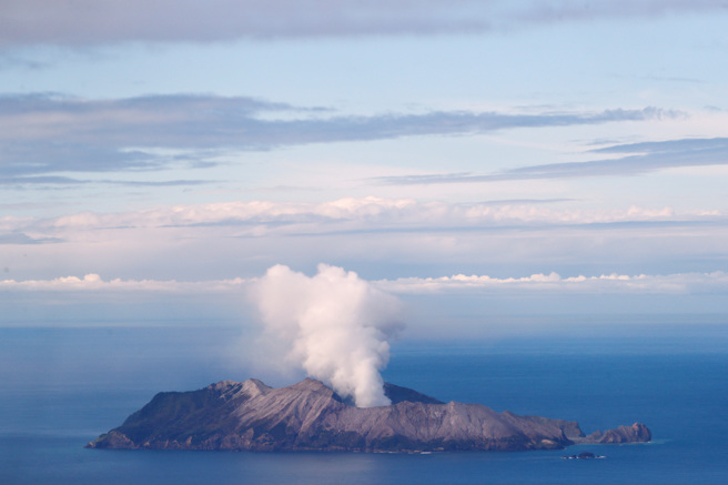 白島（White Island）火山。(圖/ 路透社)
