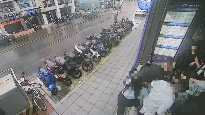 楊男因為酒醉，走出KTV就對林男大罵。（警方提供）