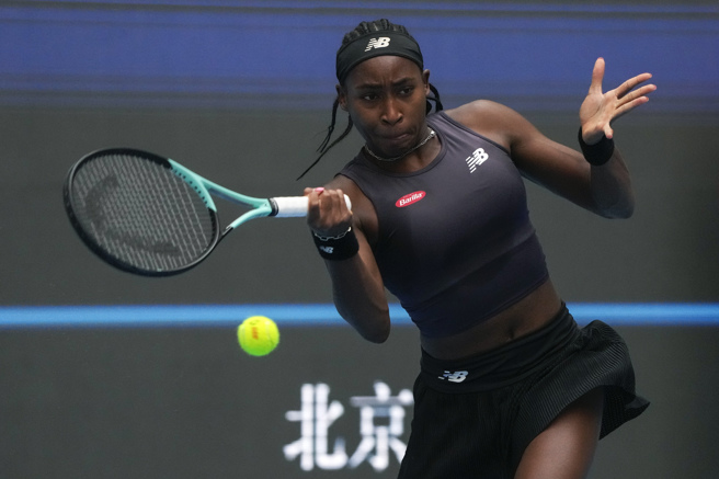 美国网球选手高芙在2023年WTA年终总决赛单打胜场开胡。（美联社资料照）