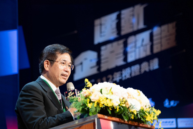 教育部长潘文忠在运动企业认证授证典礼上致词。（体育署提供）