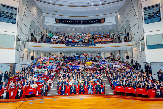 运动企业认证授证典礼共有超过150家企业、近700位代表蒞临与会。（体育署提供）