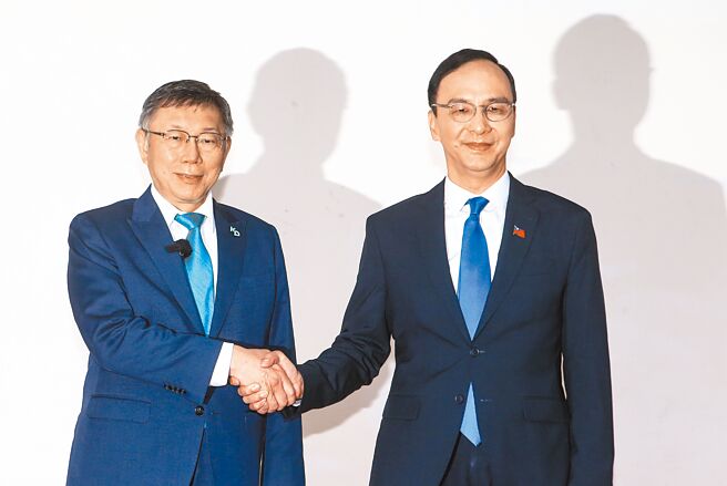 右为国民党主席朱立伦、左为民眾党主席柯文哲。（资料照）