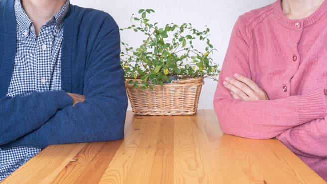 在南部担任公务员的男子，有父母留给他的房产、车子，在台北生活的女友要求他卖房，再北上贷款买房、工作。（图／示意图，达志影像）