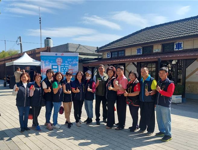 台鐵局日南站與日本JR九州日南站，11月1日正式簽約締結姊妹車站，讓地方相當開心，期盼能推廣鐵道觀光，促進地方發展。（張妍溱攝）