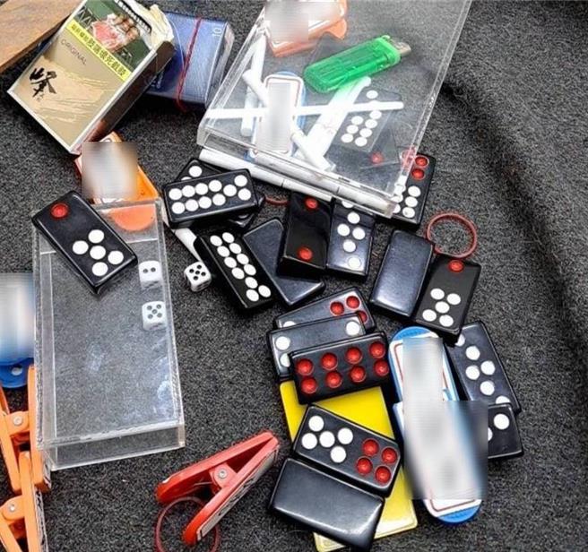 桃园市芦竹警分局今天凌晨攻坚破获天九牌职业赌场，共逮补35人将依《赌博罪》移送地检署侦办。（芦竹警分局提供／陈梦茹桃园传真）