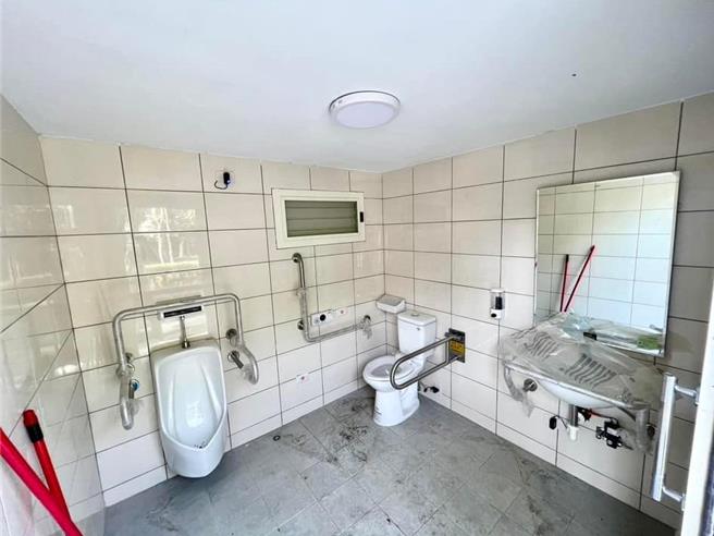 彰化县溪湖镇湖东运动公园自2020年改造完成后，成为附近居民运动首选，无奈公园内竟然没有厕所，不少家长怨声载道喊不便。（何炳桦提供／吴建辉彰化传真）