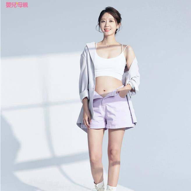 洪诗挺4个多月孕度接受杂志访问。（《婴儿与母亲》杂志提供）