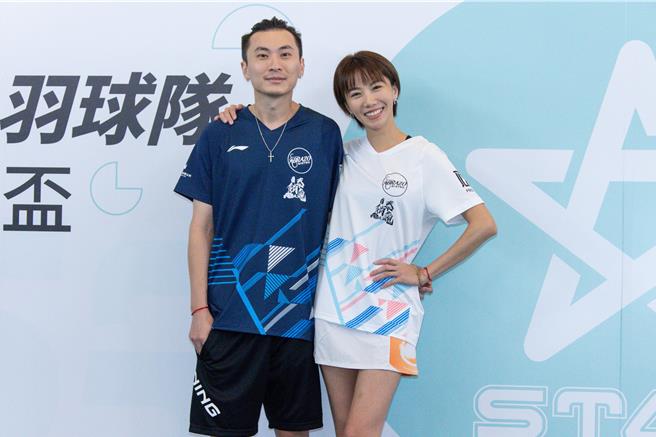 周宜霈（大牙）与老公阿廖师一起举办「大牙夫妻忧败杯羽球赛」。（罗永铭摄）