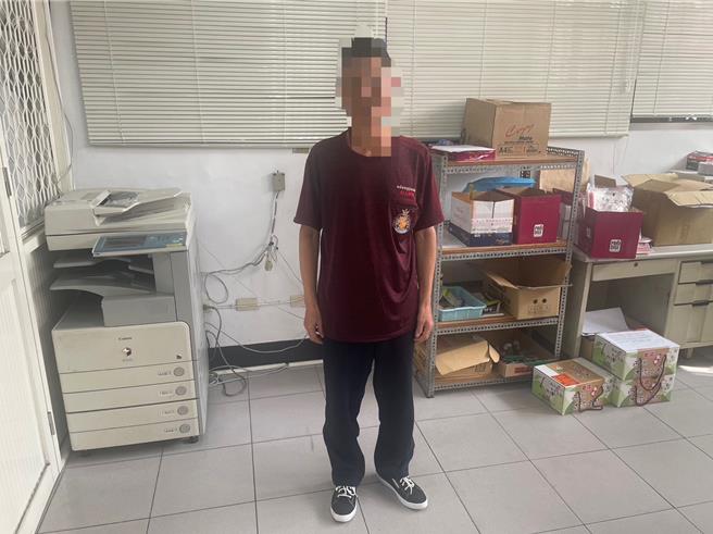 南庄乡公有停车场发生车辆遭毁损窃取车内财物案，头份警分局逮获郑姓窃嫌。（读者提供／谢明俊苗栗传真）