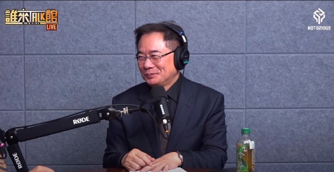 前立委蔡正元1日接受馆长陈之汉访问。（取自馆长直播）