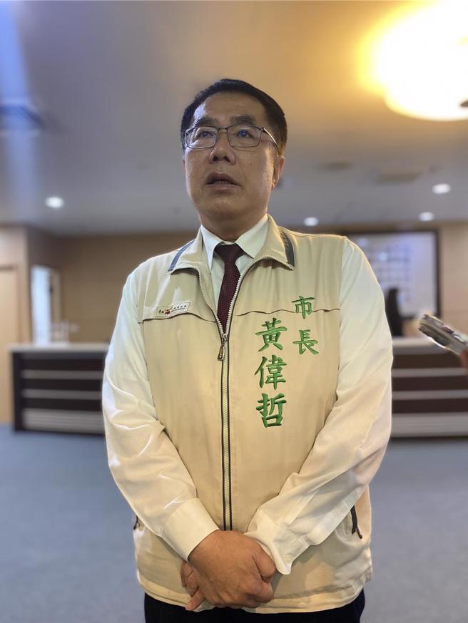 被问到台南为「六都最胖」，市长黄伟哲表示，应该要从学校开始减少小胖子，社会就能减少大胖子。（曹婷婷摄）