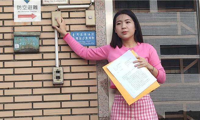 國民黨立委參選人、台北市議員徐巧芯2日再度嗆聲民進黨高雄市立委參選人黃捷，「絕對是最低標準，更是雙重標準，還死不承認到處叫囂，罵到一堆民進黨自己人。」（本報資料照片）