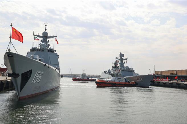 針對美加2國軍艦1日過航台海，解放軍東部戰區回應，表示全程跟監警戒。（示意圖／新華社）