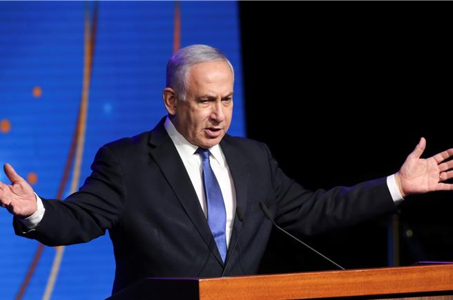 美國政治新聞網「Politico」11月1日報導，美國總統拜登和幕僚已談及以色列總理尼坦雅胡可能將下台，拜登更建議尼坦雅胡思考可向繼任者分享的經驗。（路透社）