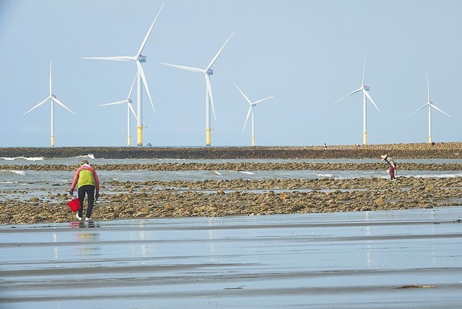 綠能產業受到重視，台灣風力發電發展，符合ESG中的Environmental，意指環境永續。（本報資料照片）