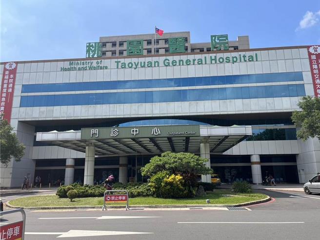 肝癌多年来高居我国主要癌症死因第2名，桃园医院表示，最新研究结果显示免疫治疗搭配抗血管新生标靶药物，已成为对抗晚期肝癌的第1线治疗选择。图为桃园医院外观照。（陈梦茹摄）