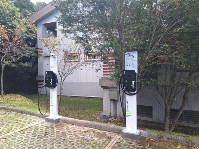 大雪山國家森林遊樂區建置兩座充電樁。(林業保育署台中分署提供)
