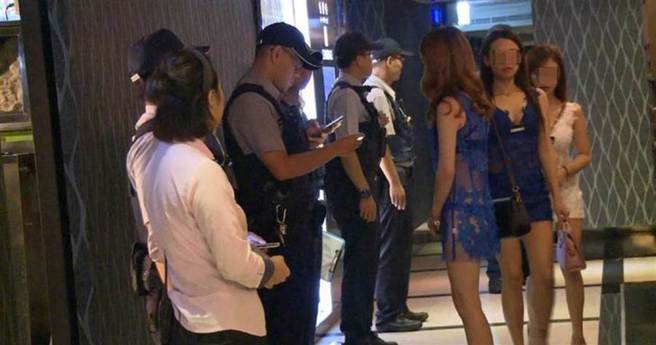 陈女向法官辩称自己误入诈团陷阱，同为遭诈受害者，更被迫从事KTV小姐还须抚养小孩，因此向法官提出减刑声请。（图仅酒店示意 / 中时资料照）