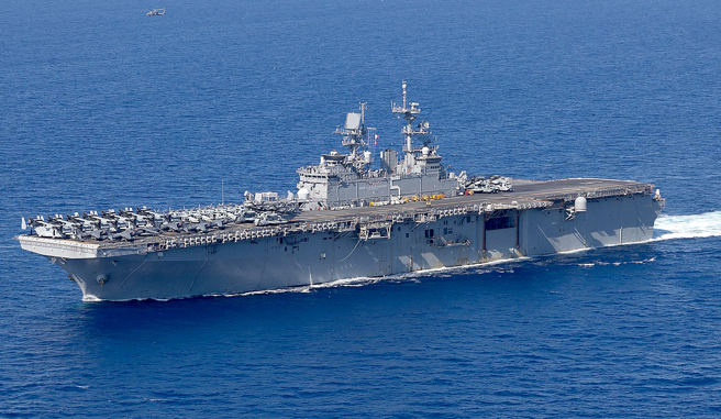 美国黄蜂级（Wasp-class）两栖突击舰「巴丹」号的资料照。（美国海军）