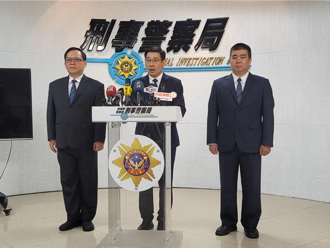 刑事局副局长邱绍洲2日主持记者会，说明查缉选举赌盘作为。(林郁平摄)