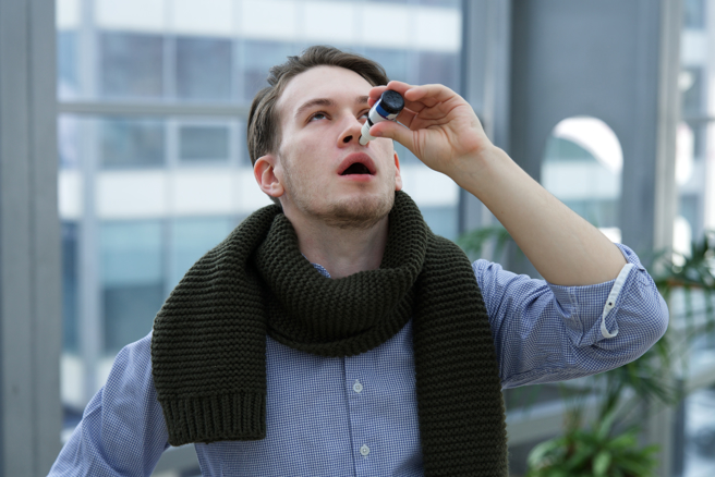 萝卜刀爆红后，大陆学童近日流行使用「鼻吸能量棒」来提神醒脑。（示意图／shutterstock）