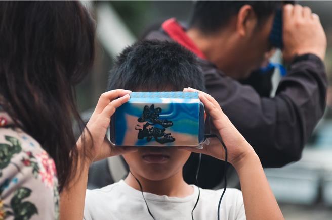 基隆城市行动剧场《腹屿》走进了基隆的市区、走进民眾的日常，让艺术更贴进生活。（基隆市文化局提供／张志康基隆传真）