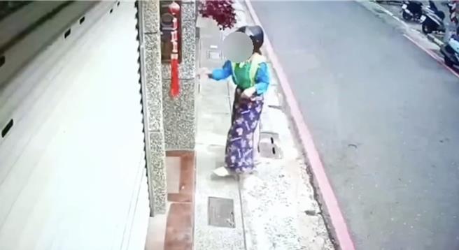 警方调查，卢姓邻居家中亲属因生病，家人集资冲喜，却不慎投错信箱被谢姓住户收到。（警方提供／任义宇高雄传真）