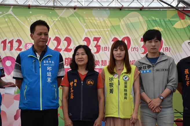 参选苗栗县第2选区山线立委的国民党籍苗栗市长邱镇军（左）与民进党礼让参选的县议员曾玟学（右），近日针锋相对，火力全开。（谢明俊摄）