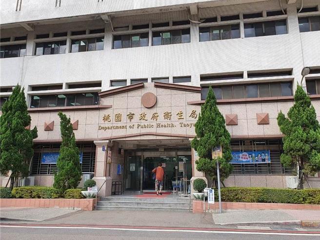 高雄市民族国中三年级师生北上毕旅，49人疑食物中毒身体不适，桃园卫生局3日前往石门某活鱼餐厅，发现13项环境缺失。（本报资料照片）