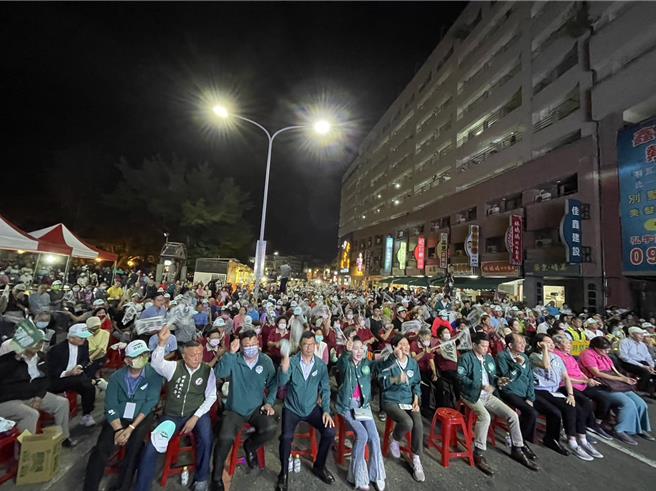 民進黨總統參選人、副總統賴清德與黨籍立委參選人蔡銘軒3日在埔里鎮舉行聯合競選服務處成立大會。（楊靜茹攝）