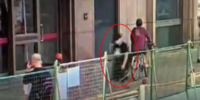 42岁大叔失业当车手，被26岁干部押去取款2人皆落网。（翻摄自影片）