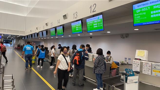 越竹航空「台中-岘港」包机3日晚间正式开航，台中市观旅局4日表示，恢復疫情前水准指日可待。（台中市府观旅局提供／陈淑娥台中传真）