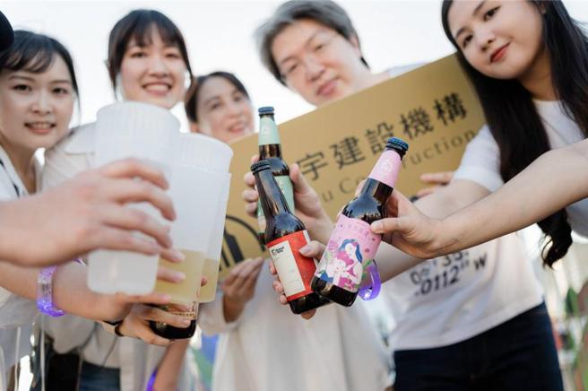 「富宇共好啤酒派對」4日下午在帝國製糖廠台中營業所戶外廣場盛大登場！圖／富宇提供