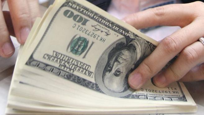 預測美國利率已經到頂，最快明年6月聯準會（Fed）利率政策將轉向，投資人爭相進場抄底美債。圖／美聯社