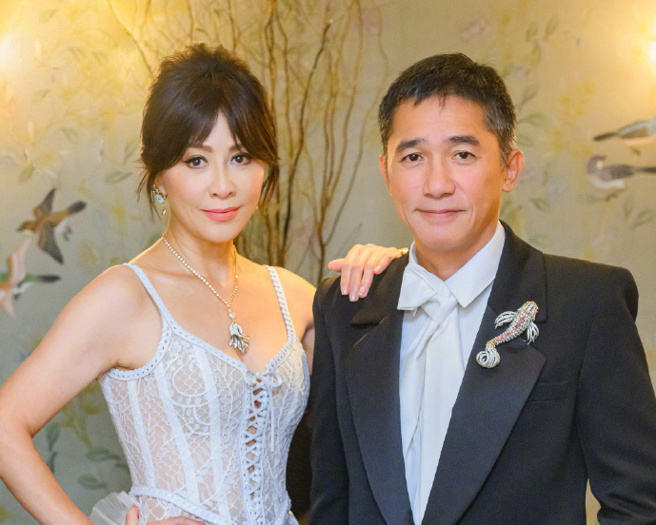 梁朝伟与刘嘉玲结婚多年感情依旧相当好。（图／撷取自刘嘉玲微博）