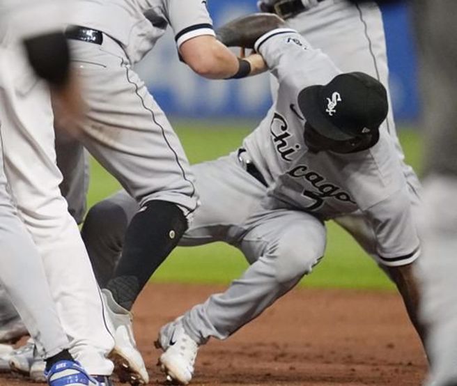 白襪游擊手安德森在例行賽打架。（美聯社資料照）