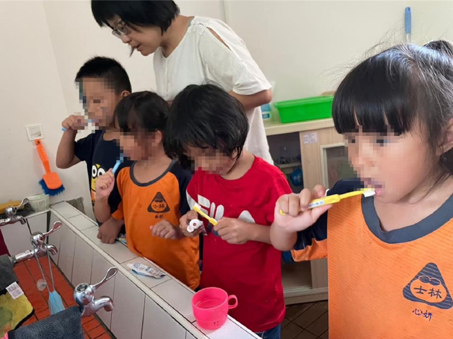 教育部办理「学（幼）童口腔保健计画」，111学年起向下扎跟至幼儿园。（教育部提供／林志成台北传真）