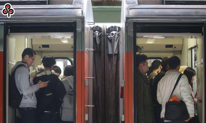 台铁297名司机员请假 明、天99列次停驶或缩短营运区间。(本报资料照片)