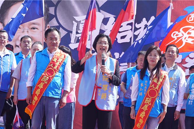 王惠美致詞時表示，今天看到很多鄉親站出來她很感動，也代表我們的鄉親渴望改變。（吳建輝攝）