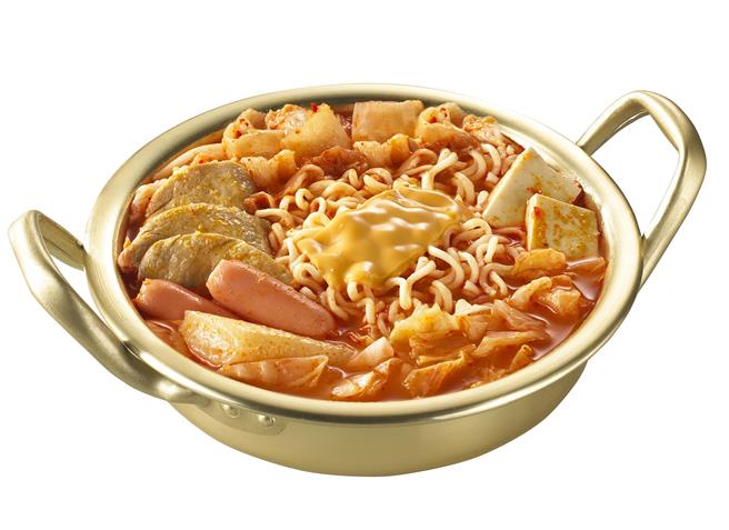 莱尔富「韩式部队锅」，99元。（莱尔富提供／朱世凯台北传真）