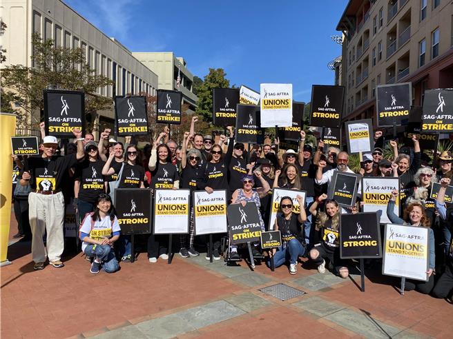 好莱坞演员罢工仍在持续中，协商已经进行了12天。（摘自X＠@sagaftra）