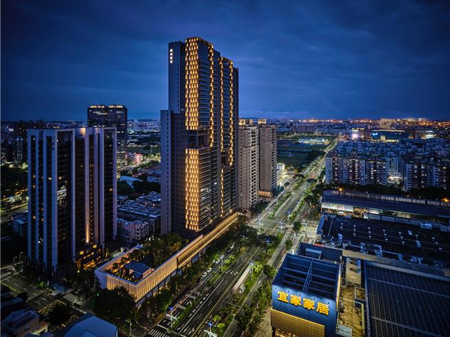 国城建设耗时12年推出代表作、位于亚洲新湾区的豪宅「定潮」。（柯宗纬翻摄）