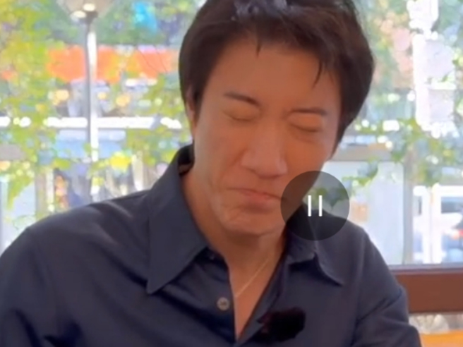 王力宏初次体验喝豆汁，尝试第一口之后，脸色瞬间扭曲大变。（翻摄自王力宏 微博）