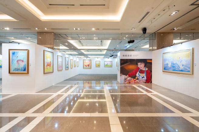 白嘉莉的美麗世界藝術展展場照。（新光三越提供）